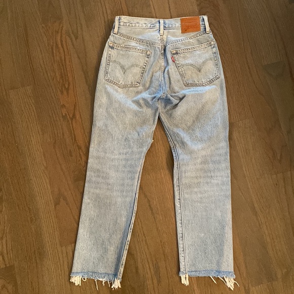 Levi Distressed 501 Jeans - Picture 2 of 3